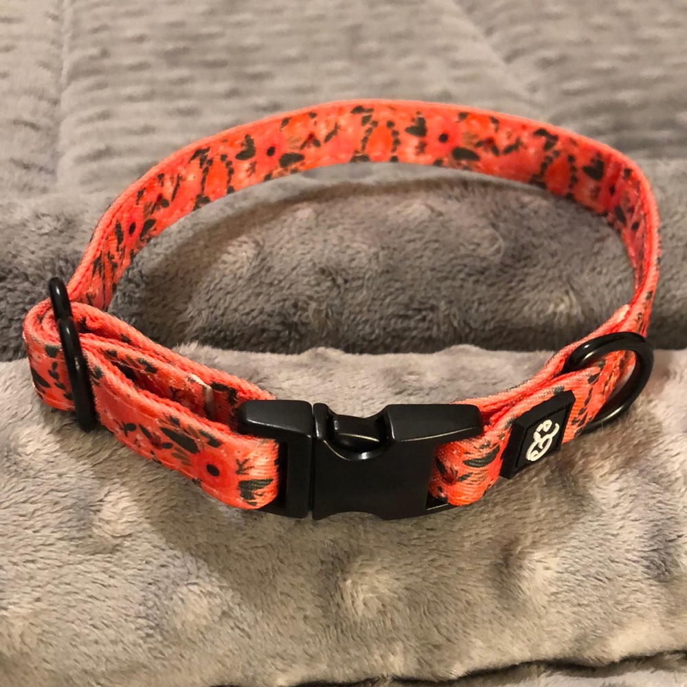 The Posy Pink Collar- Limited Edition! NWT
Lightweight /Very Durable Collar.